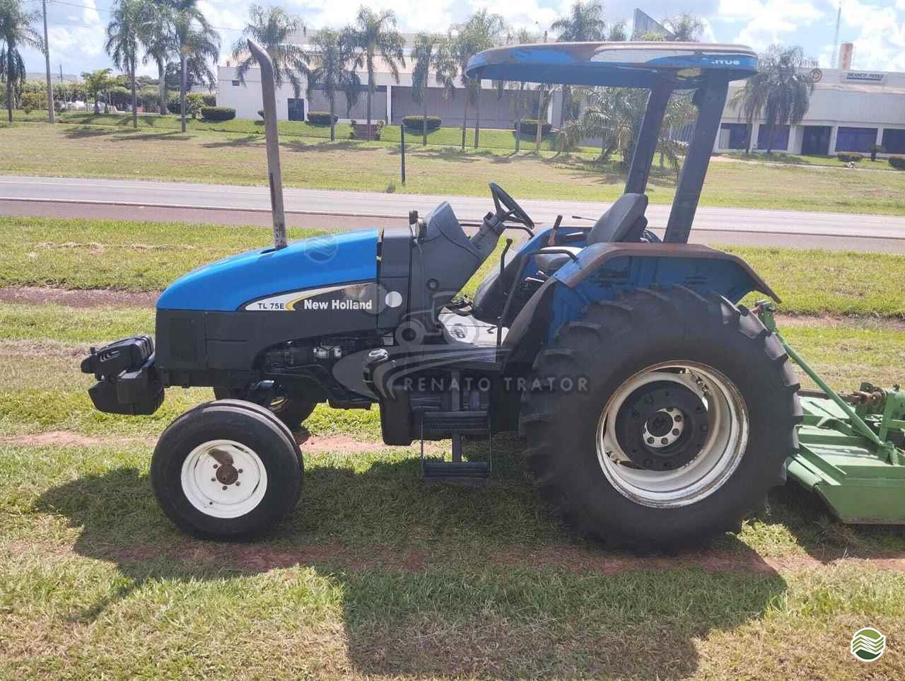 TRATOR NEW HOLLAND NEW TL 75 Tração 4x4 Renato Trator IBITINGA SÃO PAULO SP